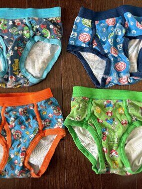 NINTENDO BOYS' SIZE 6 PACK 100% COMBED COTTON BRIEF UNDERWEAR SIZE 6: MARIO + Co